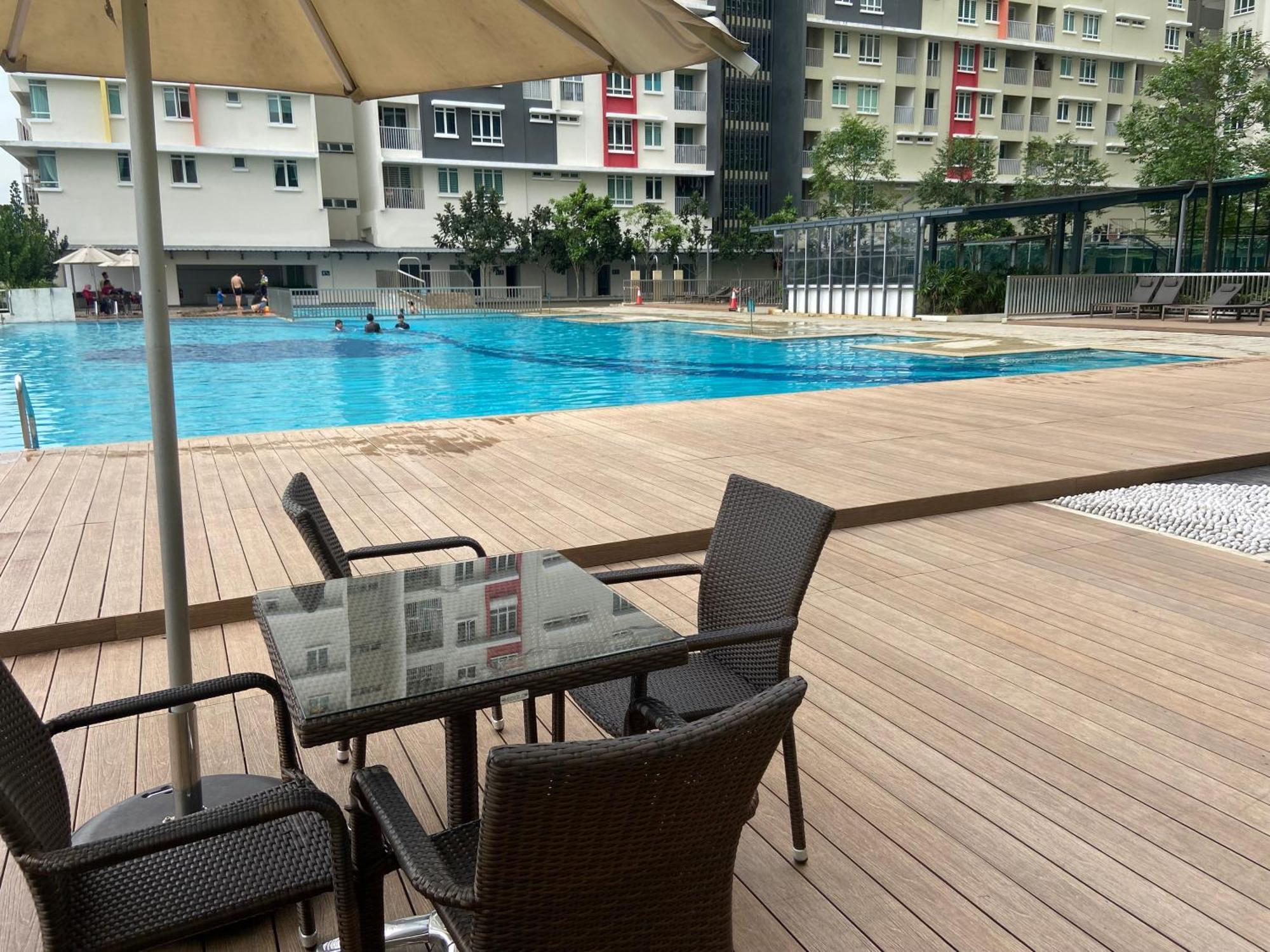 Suasana Damai Pj Apartment Sungai Buloh Exterior photo