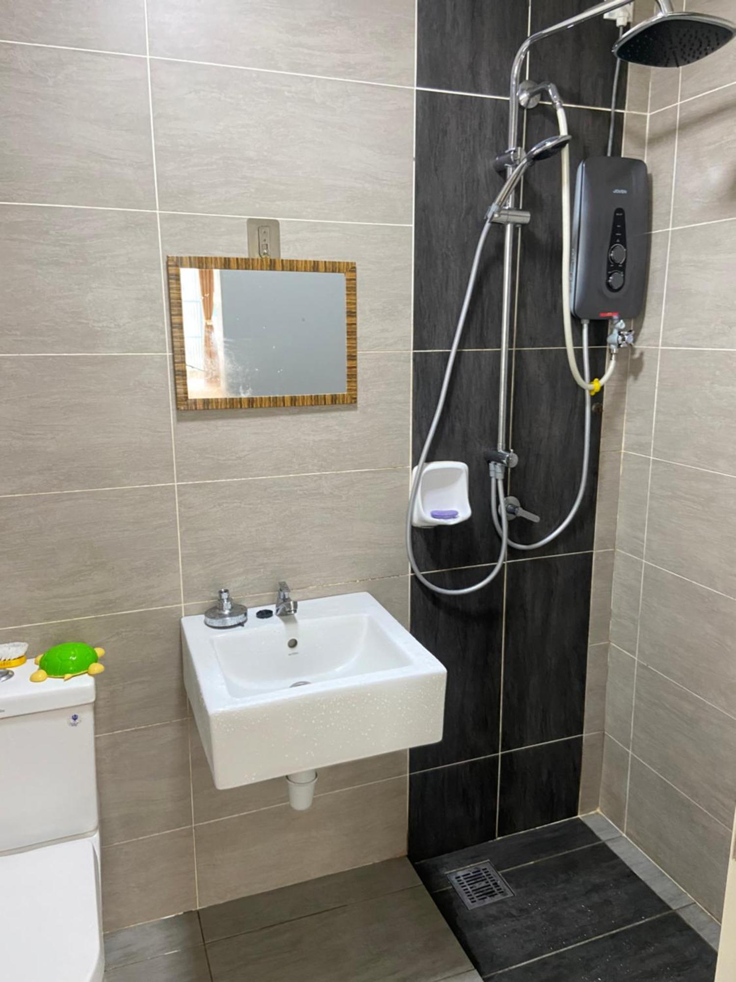 Suasana Damai Pj Apartment Sungai Buloh Exterior photo
